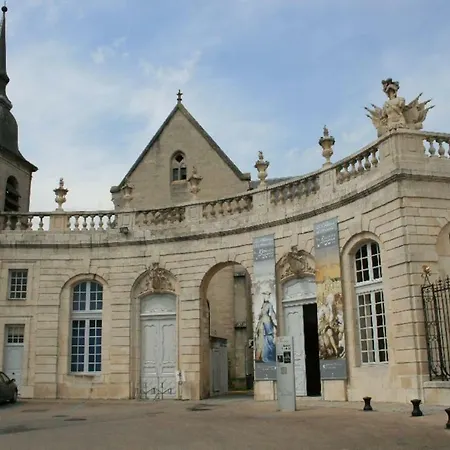 דירה Studio De Charme Au Pays De La Madeleine *